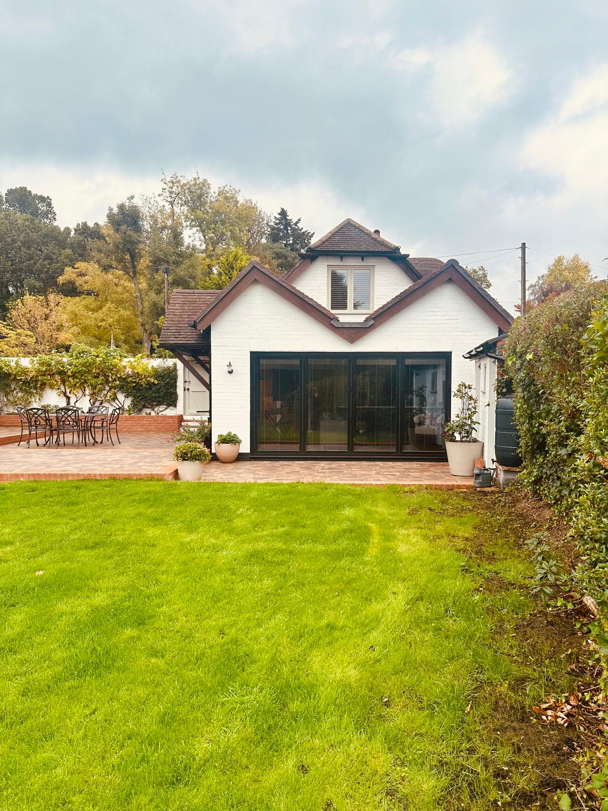 Thatched Cottage, Windlesham by SMART Developments